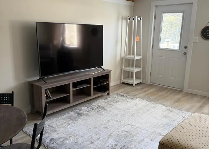 Beach Bed And Breakfast Grand Forks