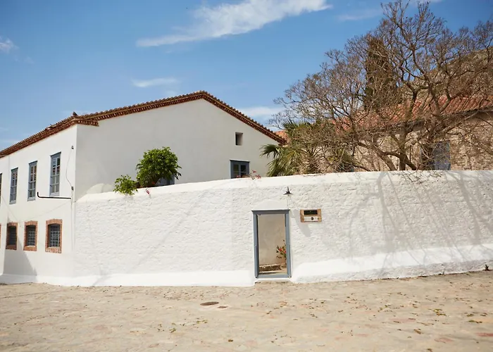 Bratsera Boutique Hotel
