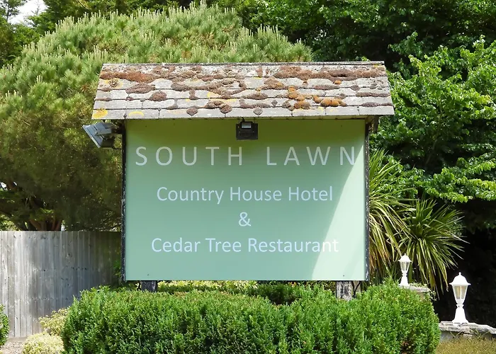 South Lawn Hotel