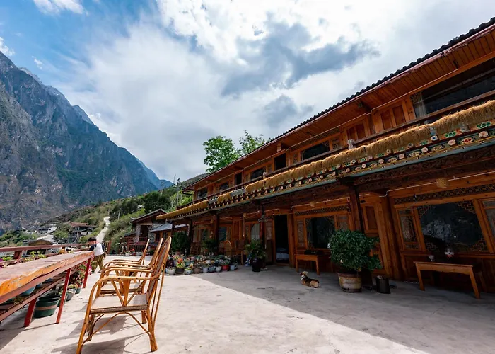 Tibet Guest House 虎跳峡卓玛客栈 Shangri-La