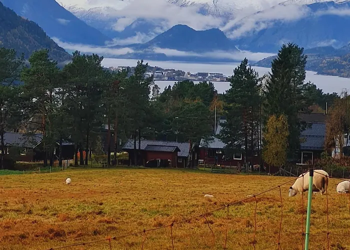 Romsdalseggen Camping Isfjorden