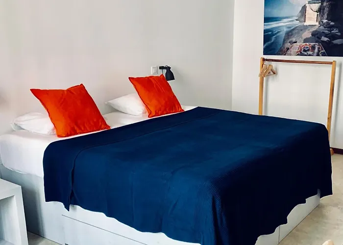 Casa De Poco Guest House And Gallery Mindelo
