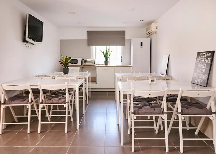 V Pension & Suites Burriana