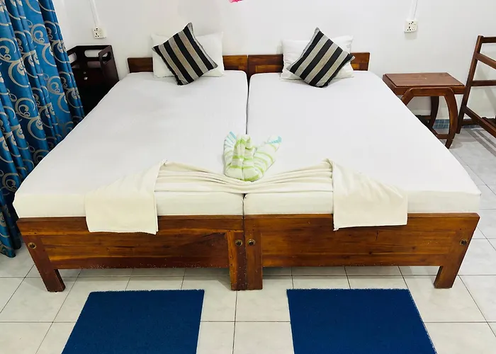 Levi'S Tourist - Anuradhapura Hotel