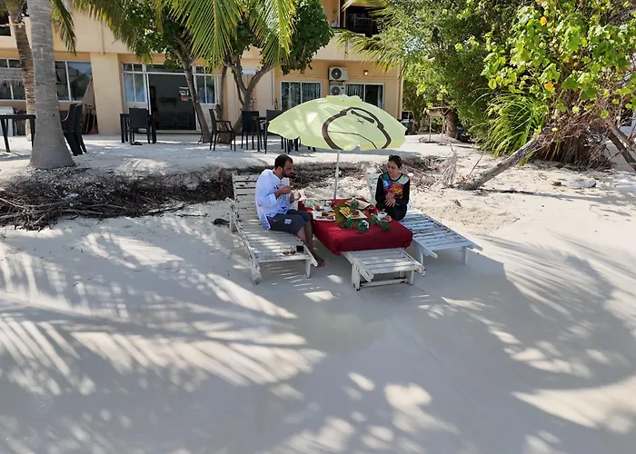 Crown Beach Hotel-Private Bikini Beach Meeru Island