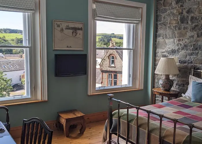 Kirkview House