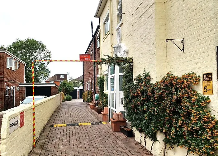 Hunters Lodge Guest House
