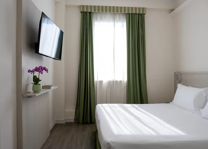 Hotel Embassy