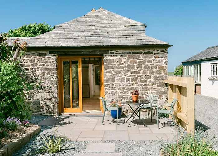 Lower Tresmorn Farmhouse