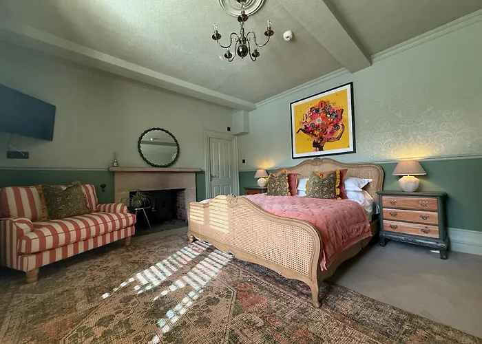 Halford House - Adults Only