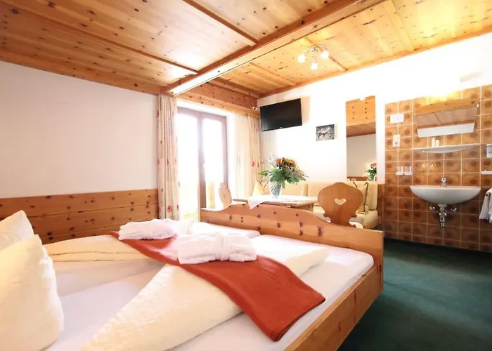 Pension Mittagskogel St. Leonhard im Pitztal