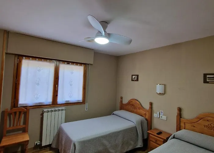 Hostal Valle De Tena Sabiñánigo
