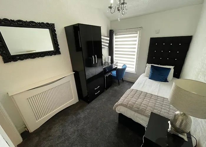 Aaron Hotel Southport