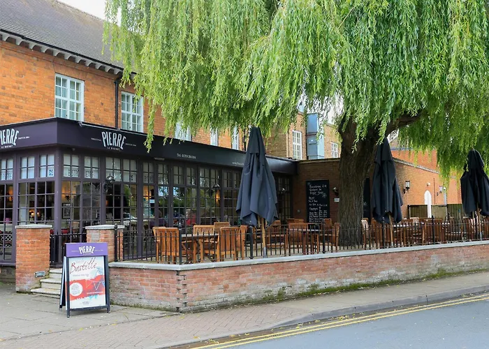 Swan'S Nest Hotel