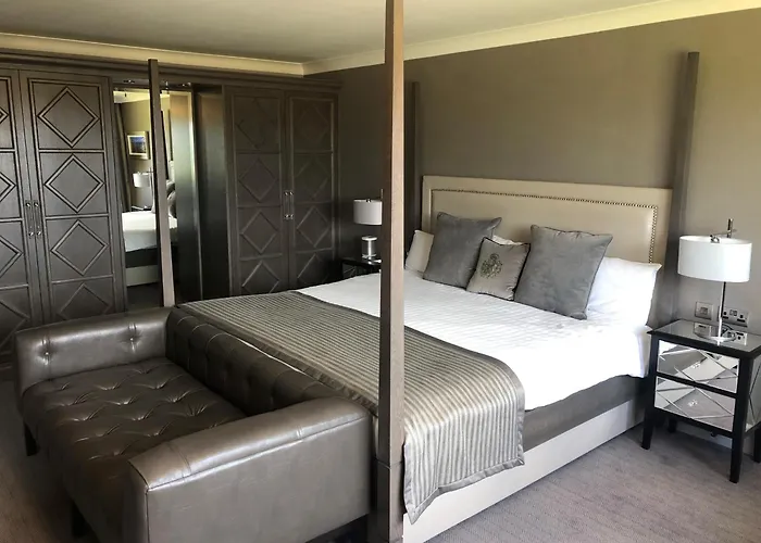 Riverside Lodge Hotel