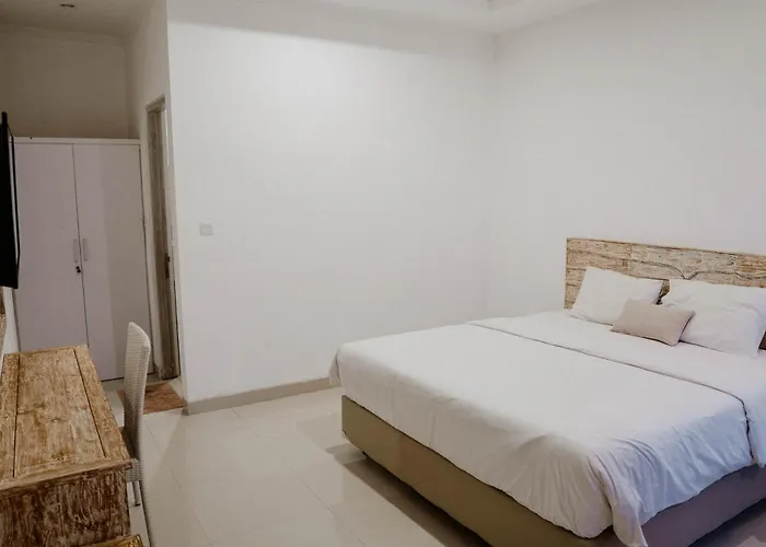 Berawa Dini Guesthouse Canggu 