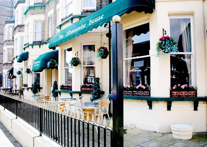 Ilfracombe House - Near Cliffs Pavilion