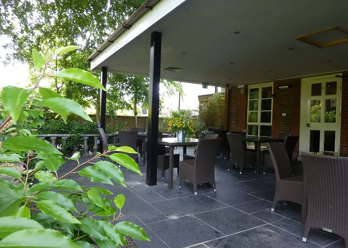The Riverside House Hotel