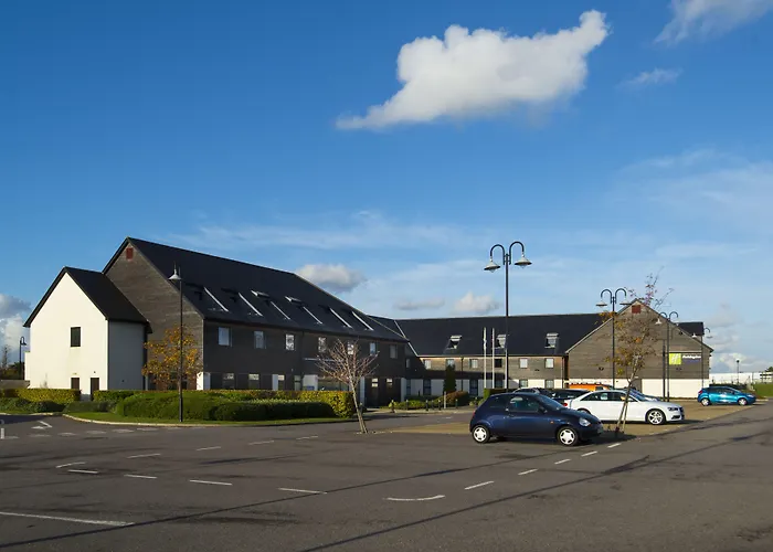 Holiday Inn Express London - Epsom Downs By Ihg