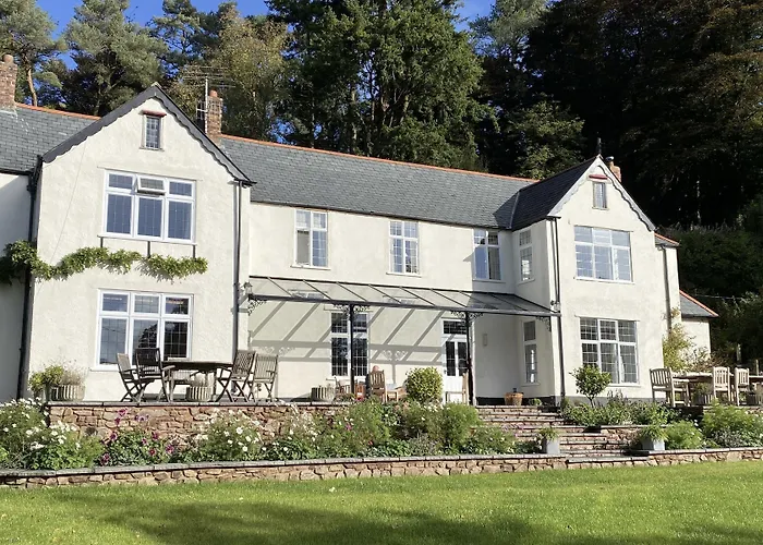 Edgcott House