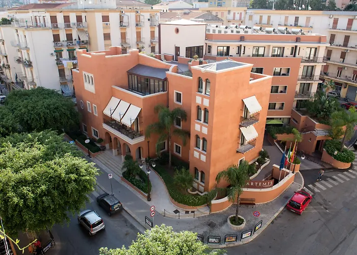 Artemis Hotel