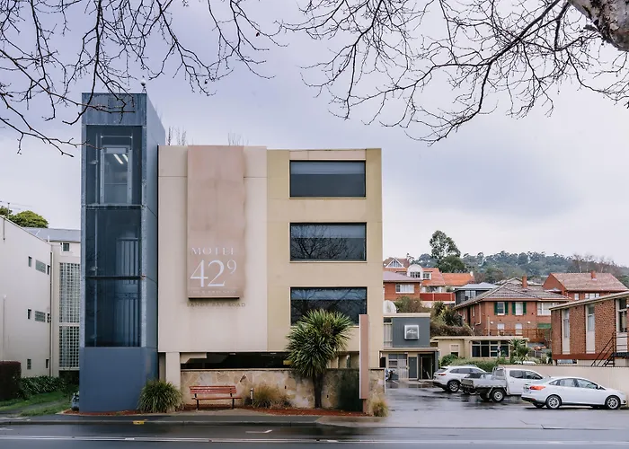 429 Apartments & Suites