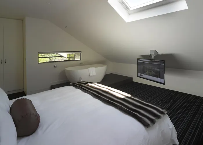 Salamanca Wharf Hotel