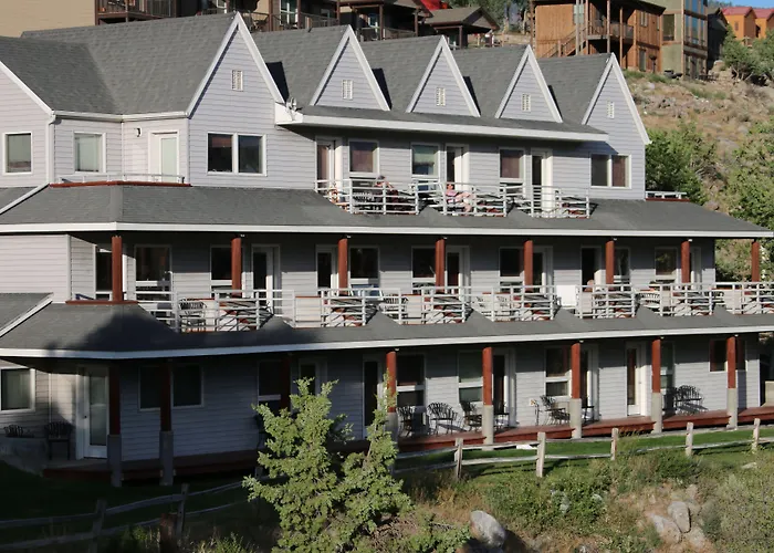 Absaroka Lodge