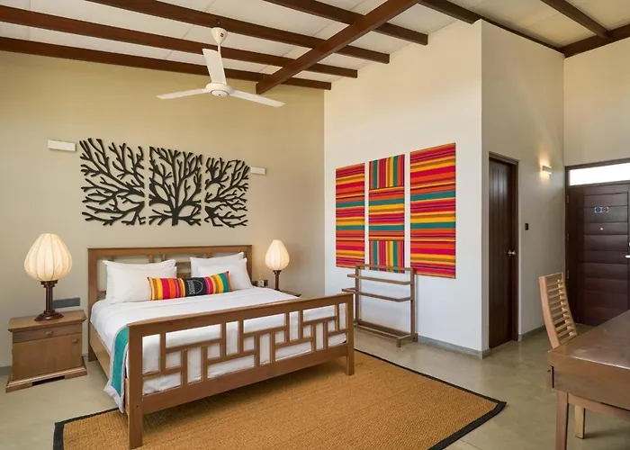 Driftwood Villa Pamunugama