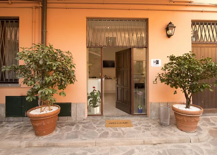 Monza City Rooms & Studios