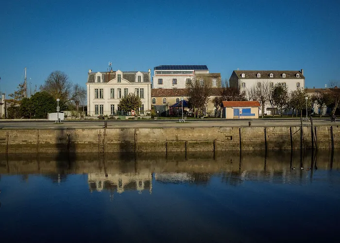 Le Domaine Du Meunier Hotel Mortagne-sur-Gironde