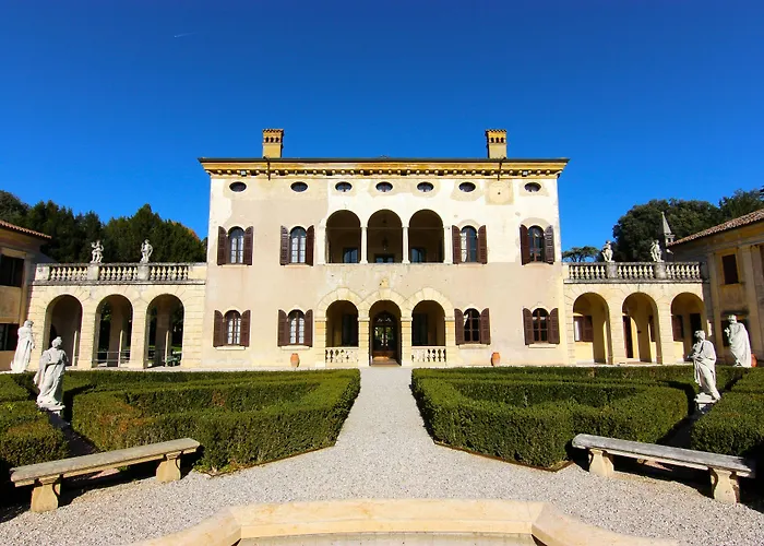 Hotel Villa Giona