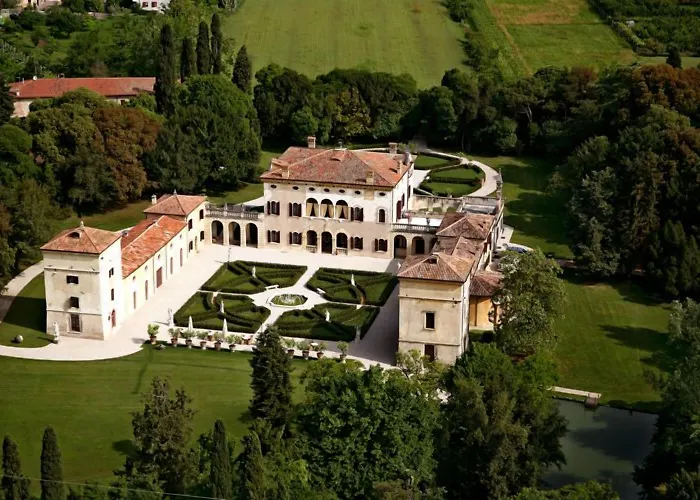 Hotel Villa Giona