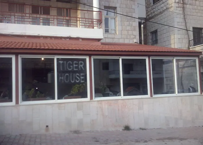 Tiger House Guest House Bcharré