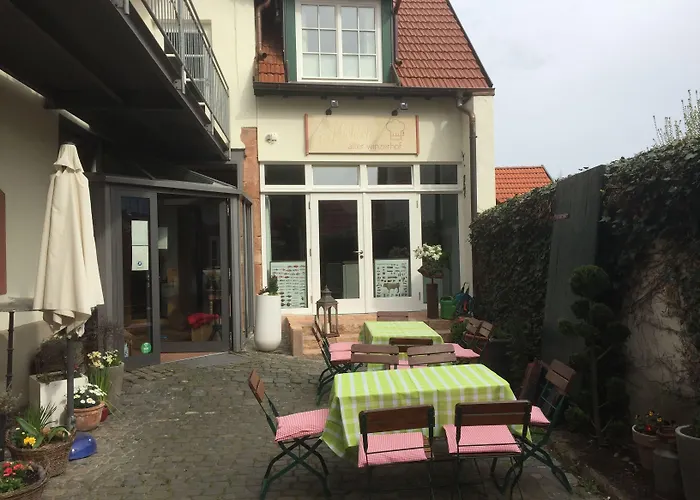 Hotel Alter Winzerhof Weisenheim am Berg e.K.