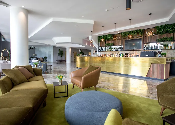 Eatons Hill Hotel