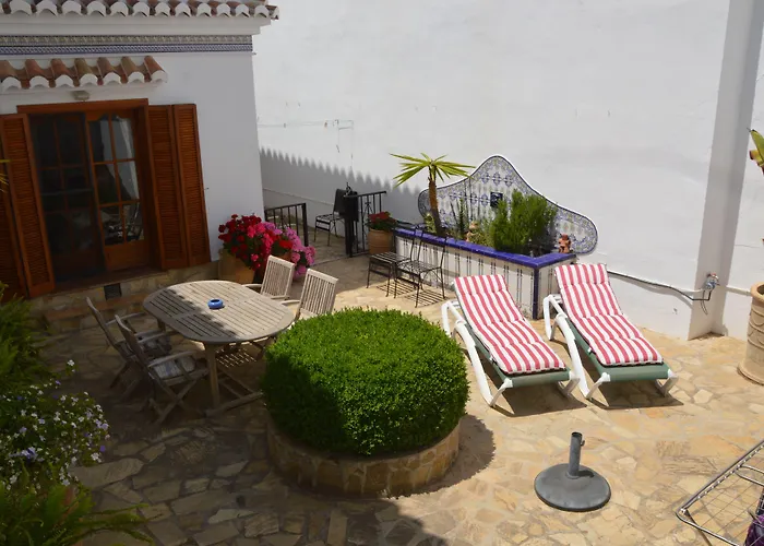 Casa Roble B&B