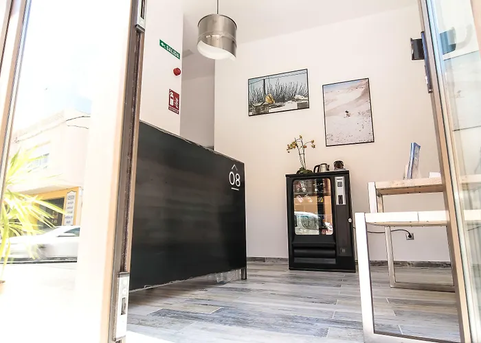 8 Rooms Tarifa