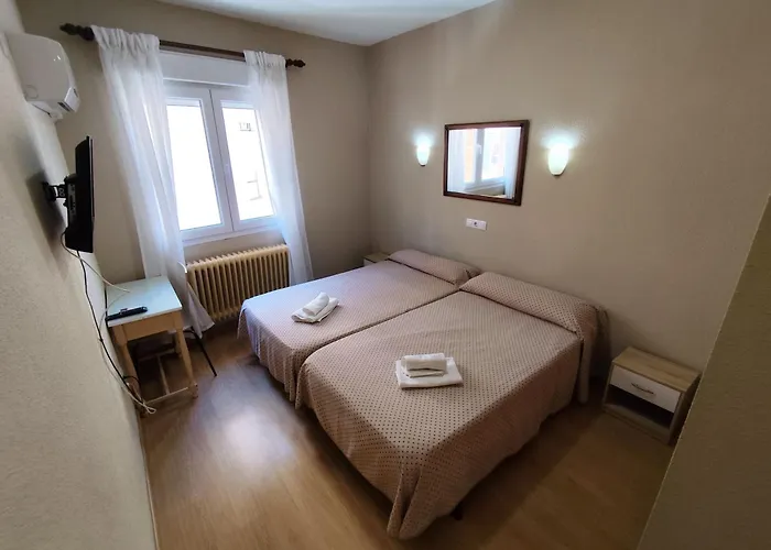 Hostal Hernan Cortes Caces