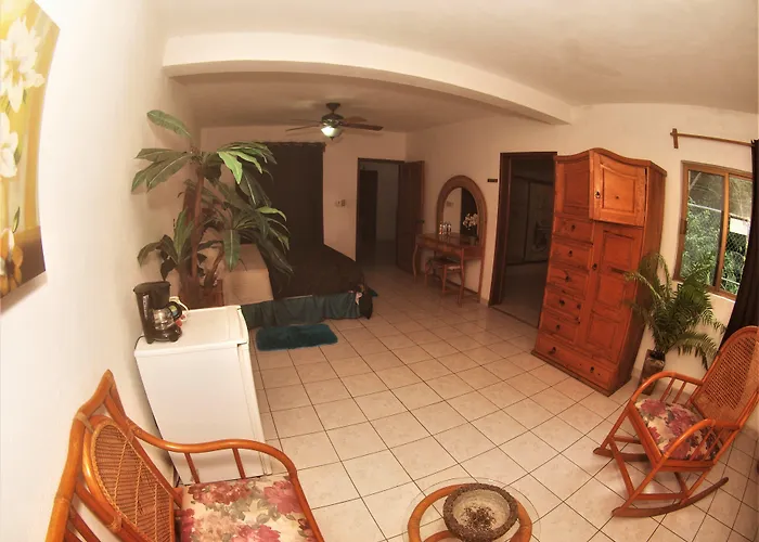 Hostal Casa Blanca Comala