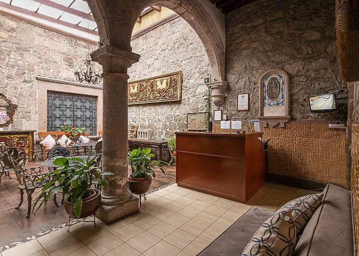 Hotel Cantera Rosa