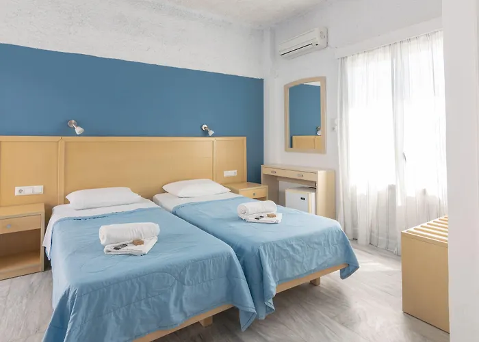 Carlos Pension Akrotiri 