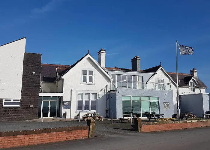 The Powfoot Hotel, Annan