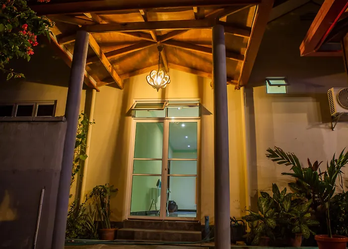 Charming Holiday Lodge Addu City
