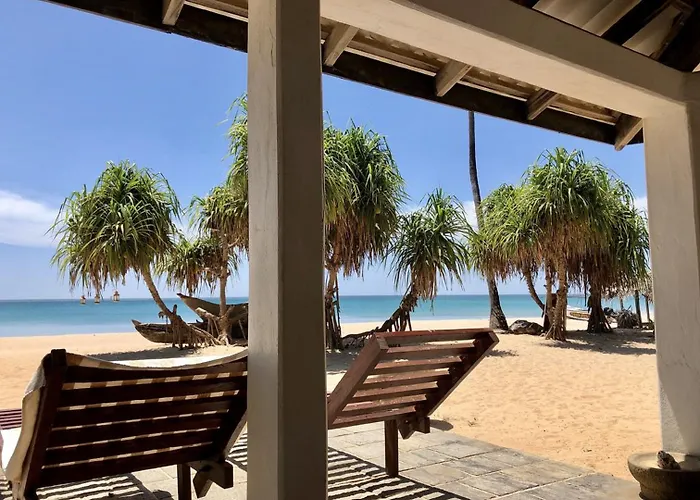 Moon Isle Beach Bungalow Nilaveli