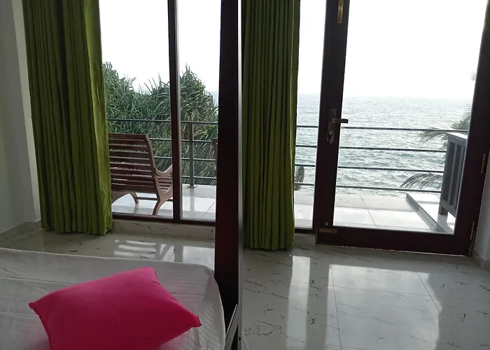 London Villa Secret Beach Mirissa