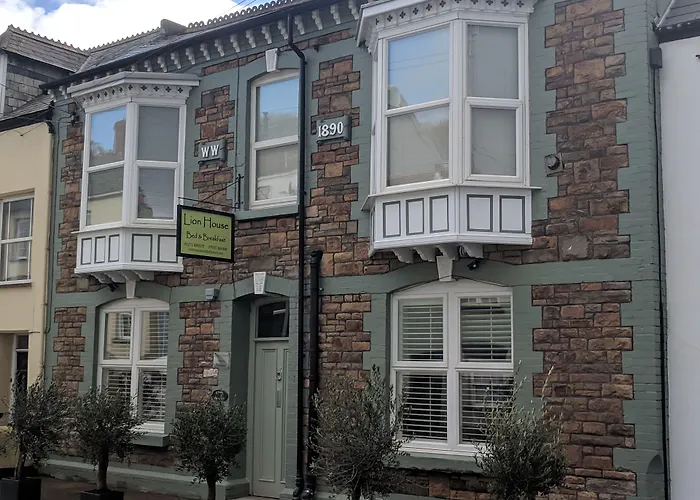 Lion House Bed & Breakfast With Restaurant