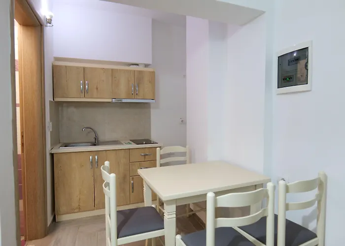 Hotel Villa Adrian Ksamil