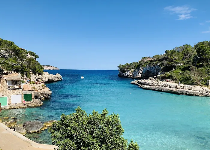 Hostal Cala Llombards