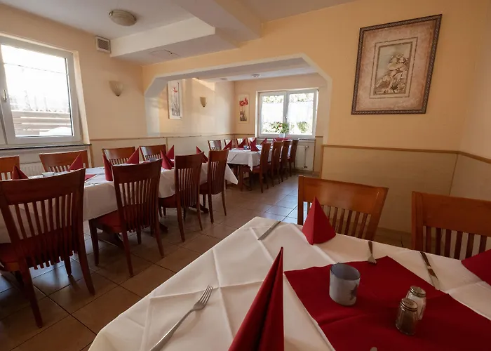 Schnitzelhaus und Pension Stadt Rosbach Rosbach vor der Höhe
